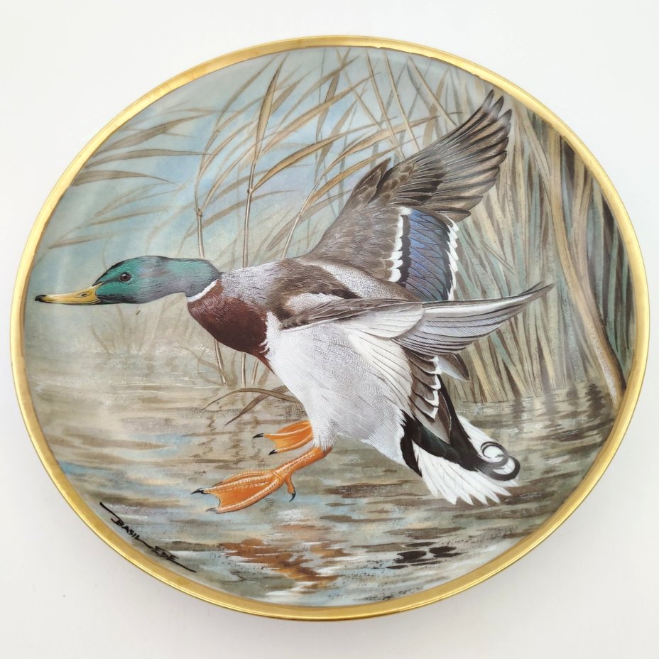 Декоративная тарелка из серии Birds on the water (Basil Ede)