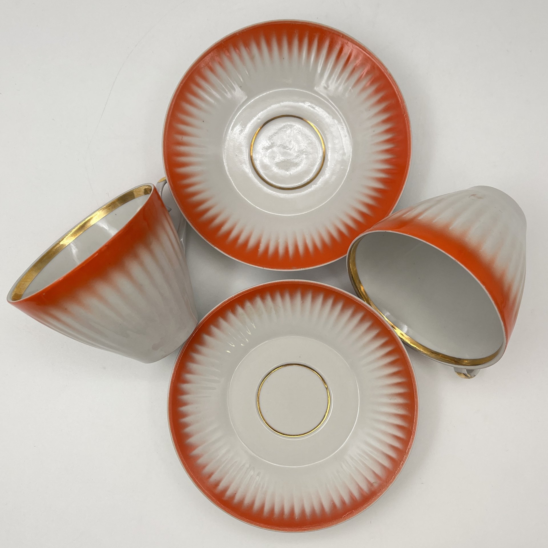 Набор чайных пар оранжевого оттенка на 2 персоны