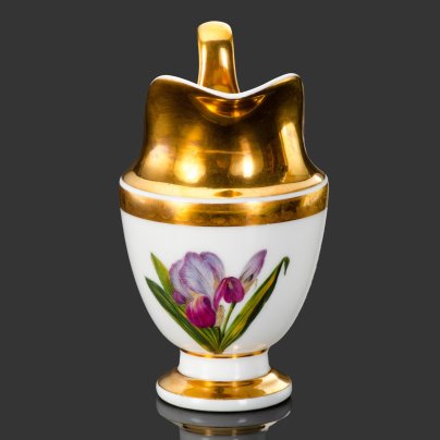 Молочник с изображением ириса, фарфор, роспись, золочение