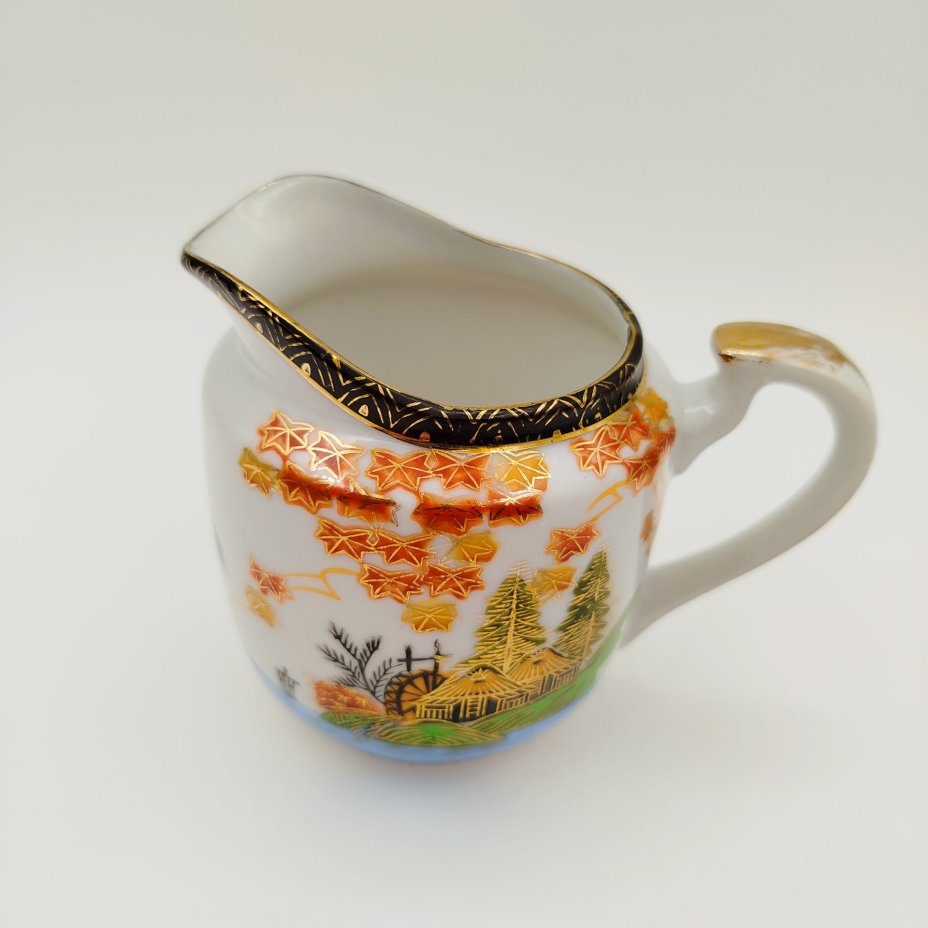 Молочник/сливочник с пейзажным декором, клеймо "Kutani hand painted Japan", фарфор, роспись, золочение, Япония, 1950-1980 гг.