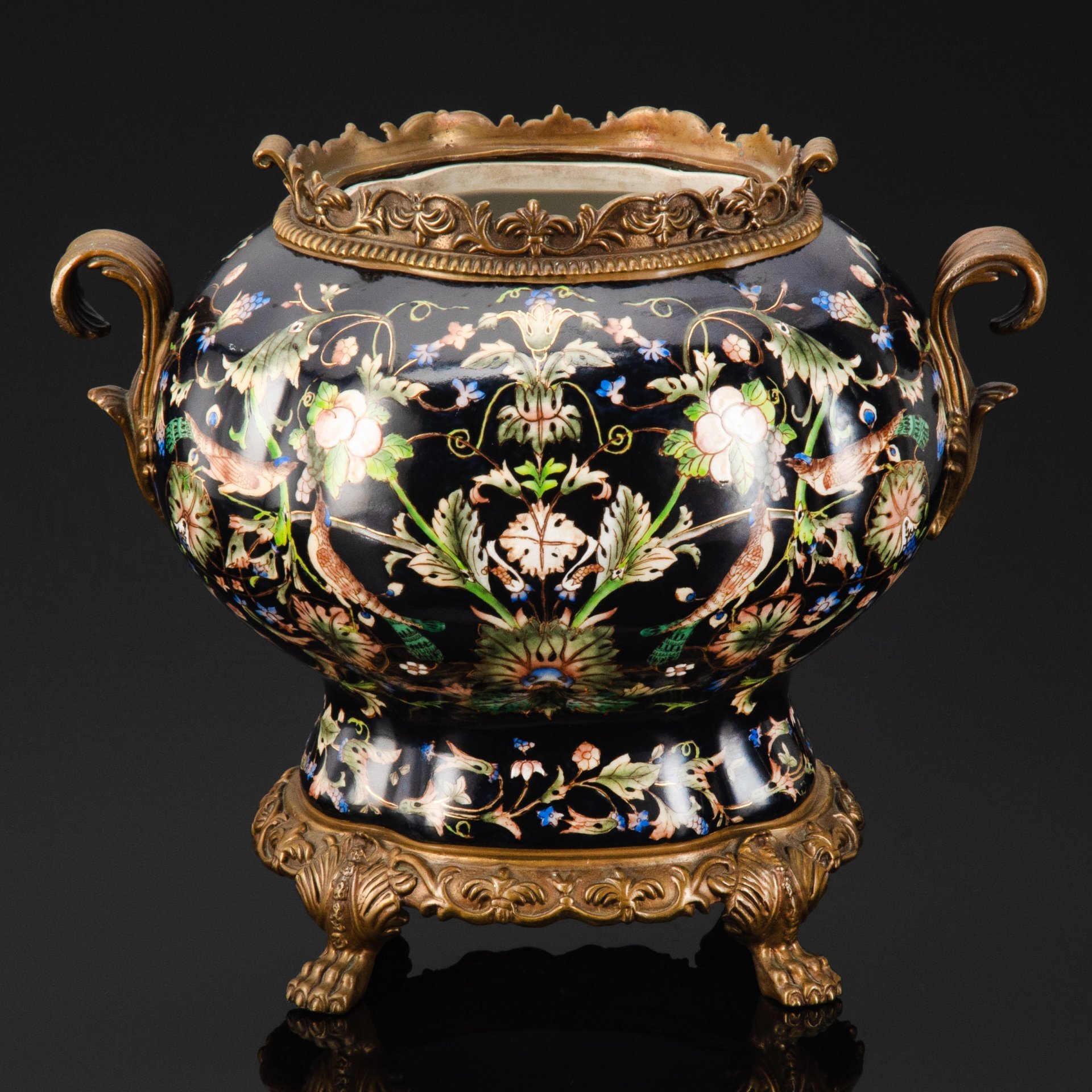 Ваза (кашпо), выполненная в восточном стиле, бронза, фарфор, Китай, 1990-2010 гг.