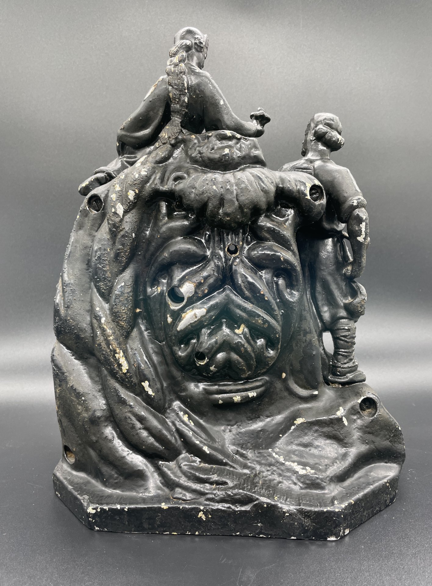 Корпус каминных часов "Хозяйка Медной горы", Челябинский часовой завод «Молния»