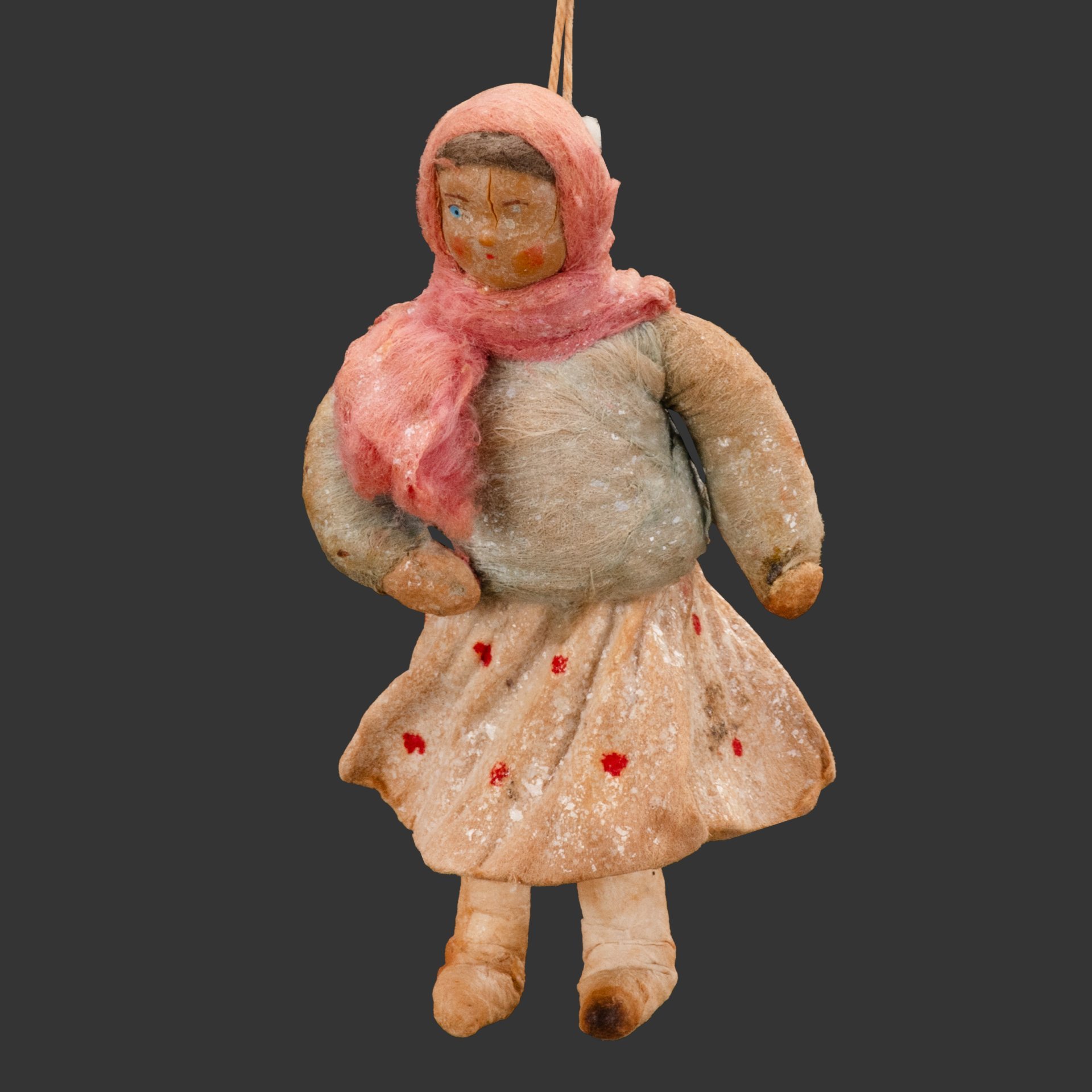Игрушка ёлочная "Девушка в платке", вата, мастика, роспись, СССР, 1930-1940 гг.