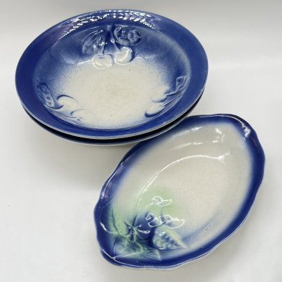 Набор из 2 суповых тарелок и селедочницы "Вишни", фаянс, аэрография, Ленинградский завод «Стройфаянс», СССР, 1972-1982 гг.