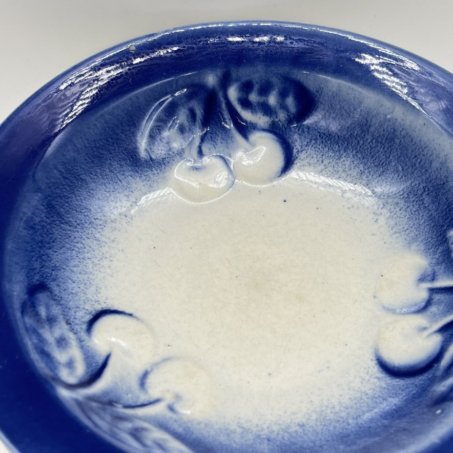 Набор из 2 суповых тарелок и селедочницы "Вишни", фаянс, аэрография, Ленинградский завод «Стройфаянс», СССР, 1972-1982 гг.