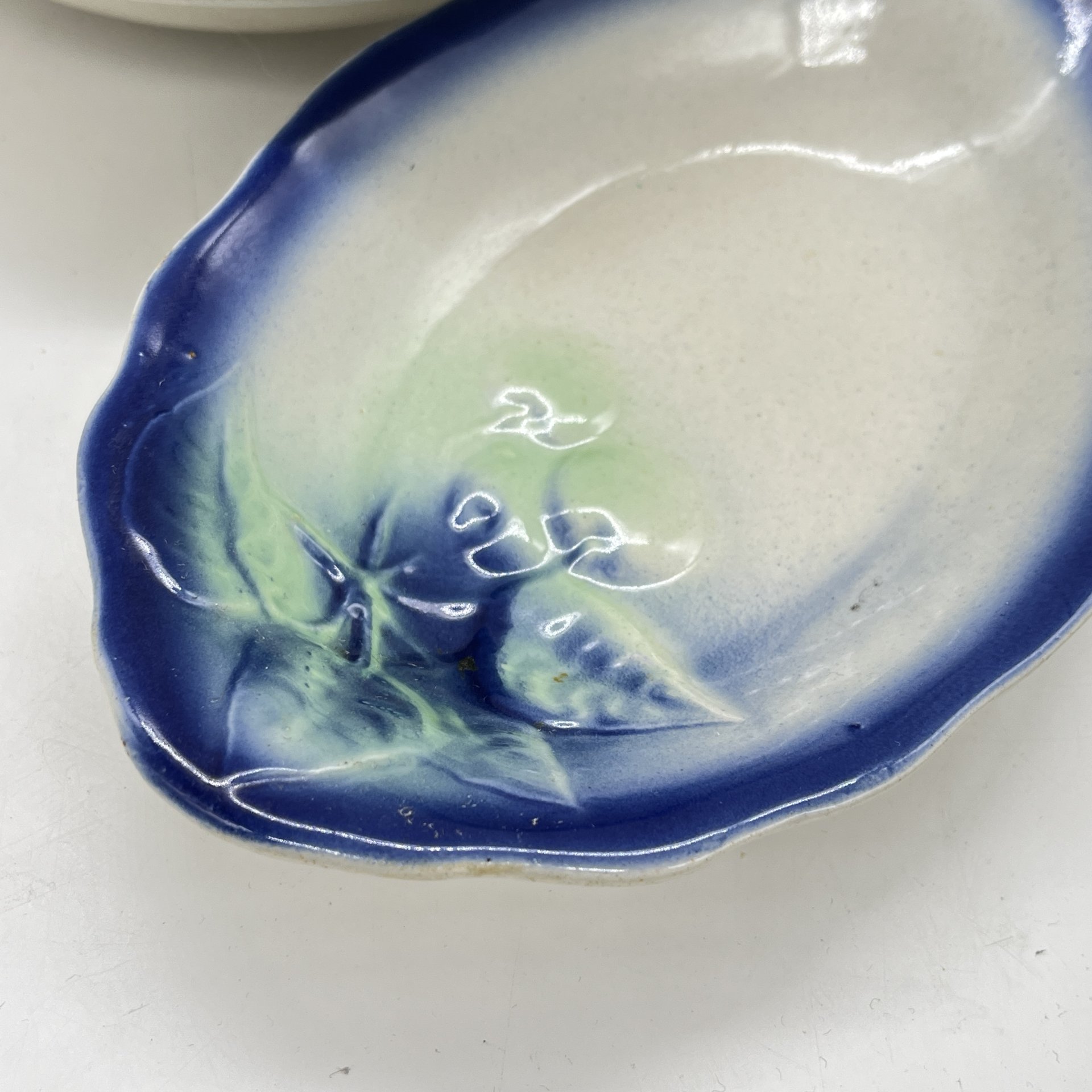 Набор из 2 суповых тарелок и селедочницы "Вишни", фаянс, аэрография, Ленинградский завод «Стройфаянс», СССР, 1972-1982 гг.