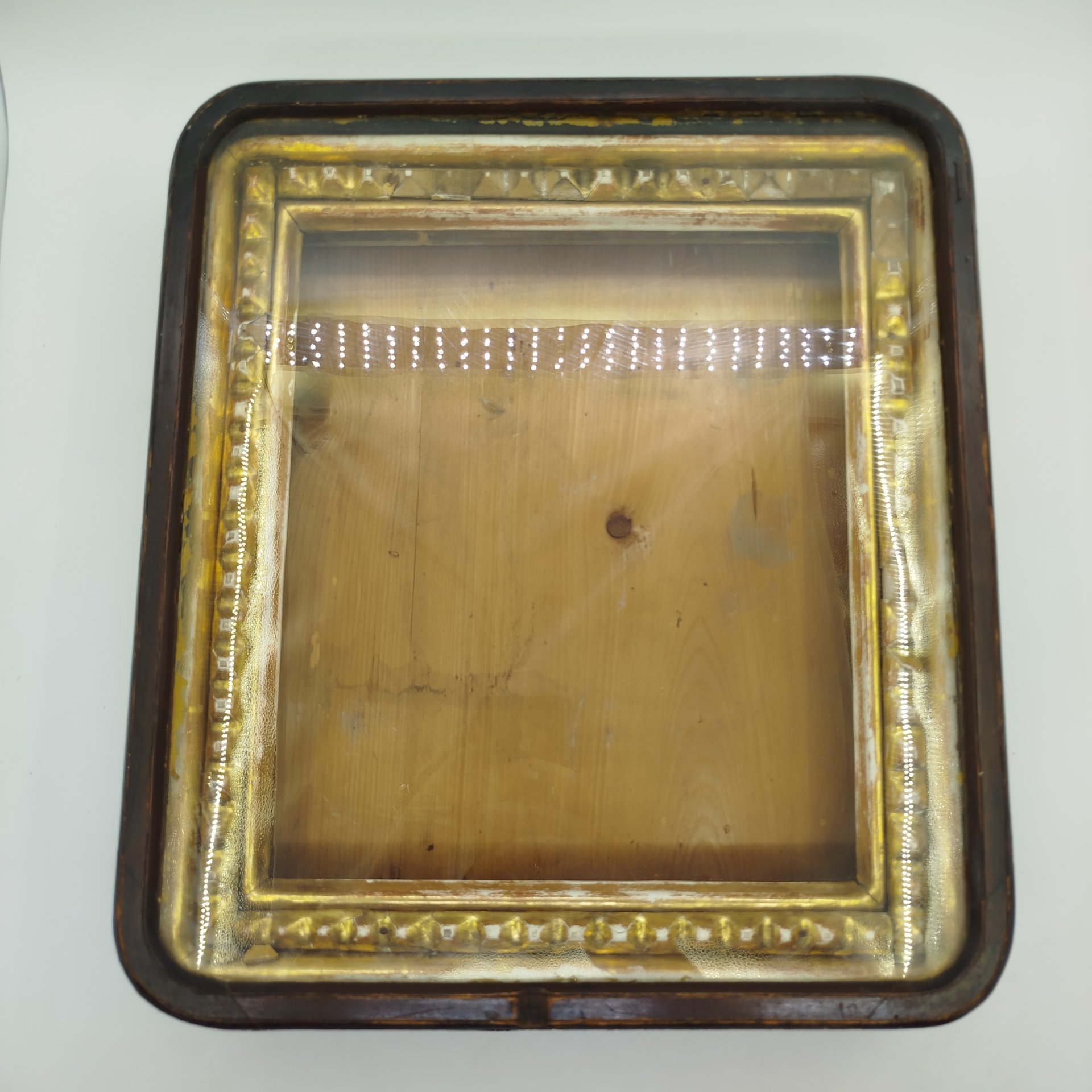 Киот, дерево, шпон, стекло, резьба, золочение, Российская империя, 1880-1917 гг.