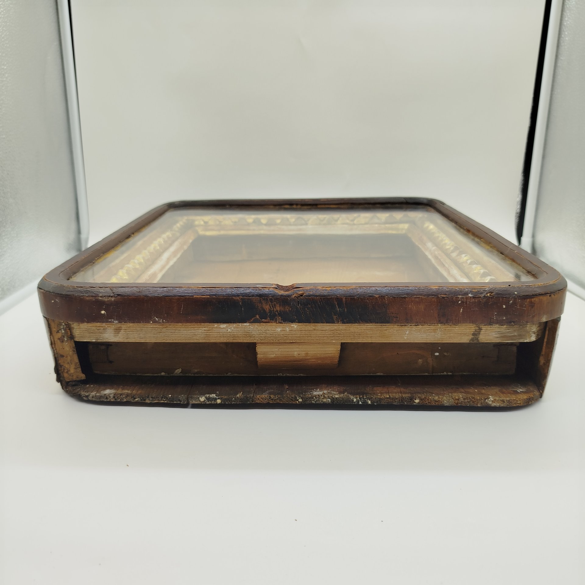 Киот, дерево, шпон, стекло, резьба, золочение, Российская империя, 1880-1917 гг.