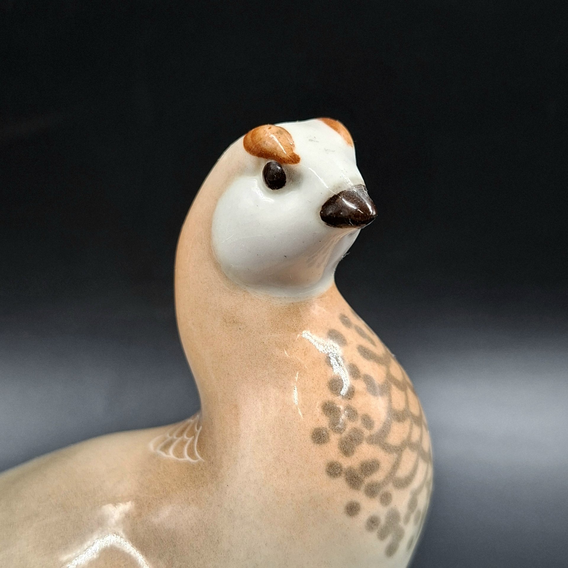 Статуэтка "Куропатка", скульптор П.П. Веселов, фарфор, роспись, Ленинградский фарфоровый завод (ЛФЗ), СССР, 1970-1992 гг.