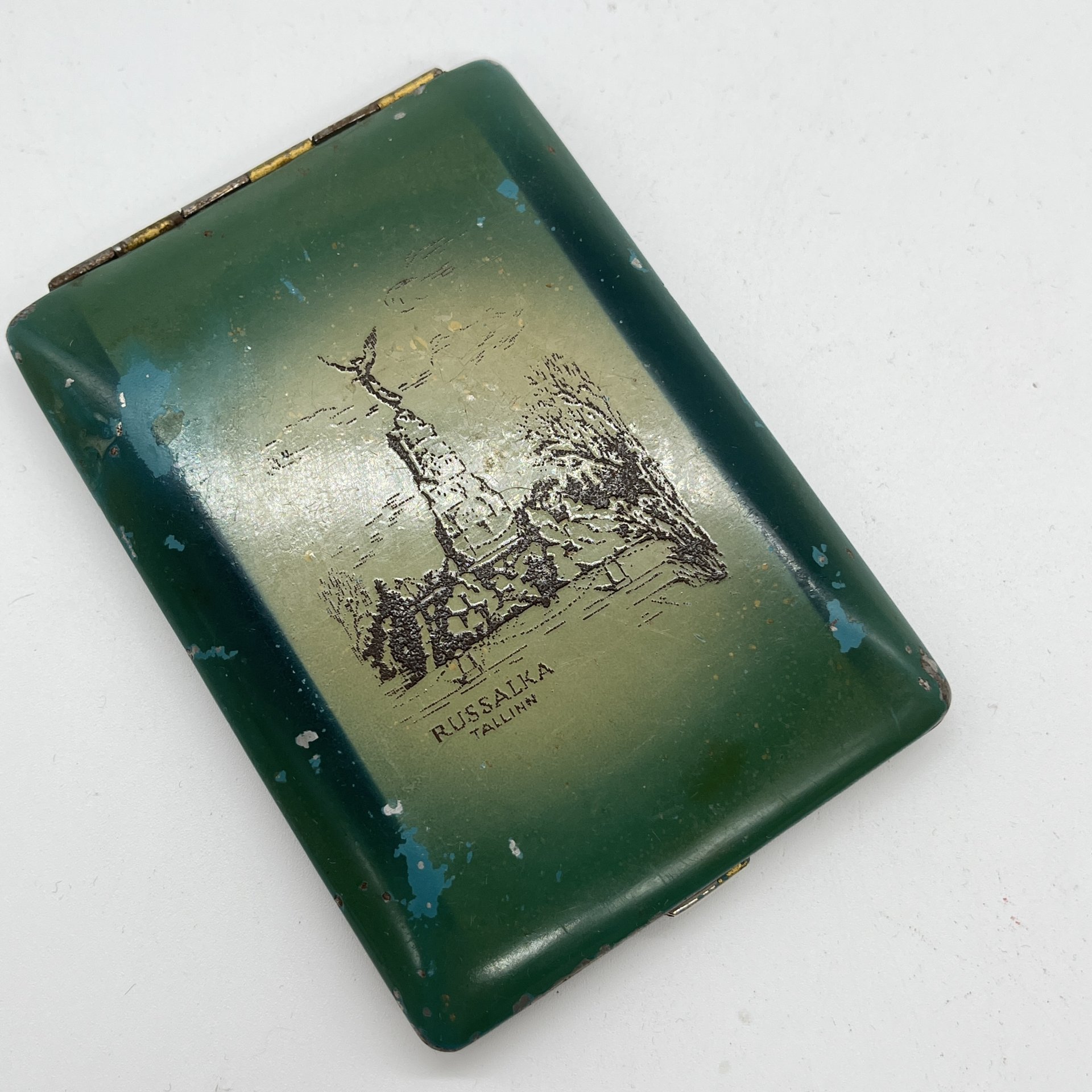 Портсигар с изображением памятника броненосцу "Русалка" в Таллине