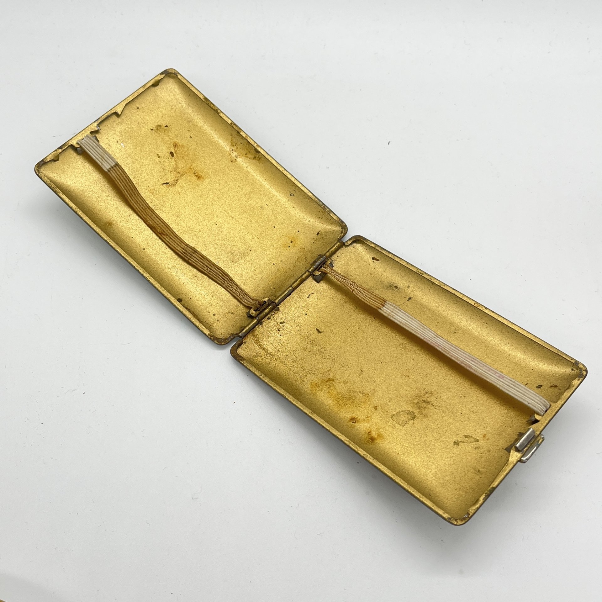 Портсигар с изображением памятника броненосцу "Русалка" в Таллине