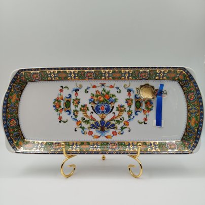 Блюдо (рулетница), украшенное изображением ягод и фруктов, фарфор, деколь с подрисовкой, золочение, Limoges, Франция, 1970-1990 гг.