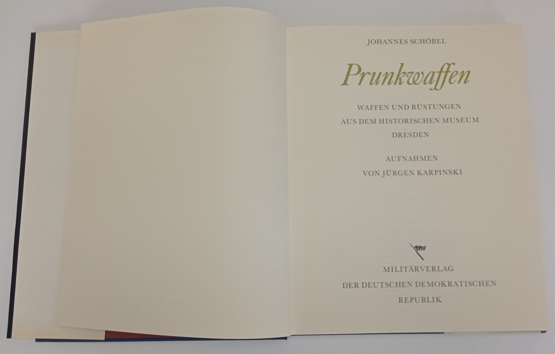 Книга-альбом "Prunkwaffen" (Драгоценное оружие), Johannes Schöbel, Издательство «Edition Leipzig»