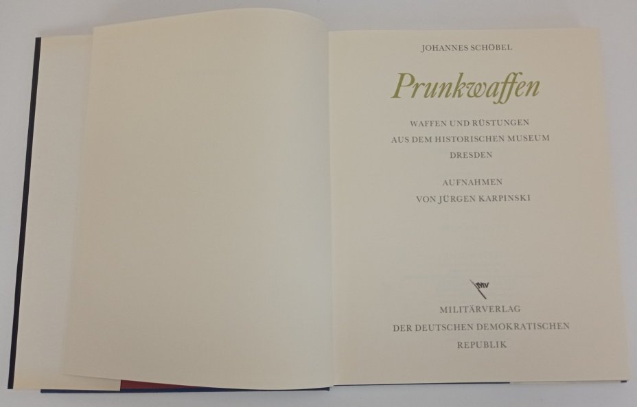 Книга-альбом "Prunkwaffen" (Драгоценное оружие), Johannes Schöbel, Издательство «Edition Leipzig»