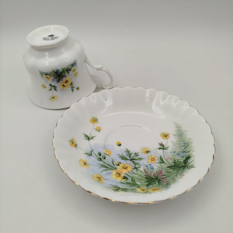 Чайная пара с нежным цветочным декором, фарфор, деколь, золочение, Royal Albert, Великобритания, 1980-2000 гг.