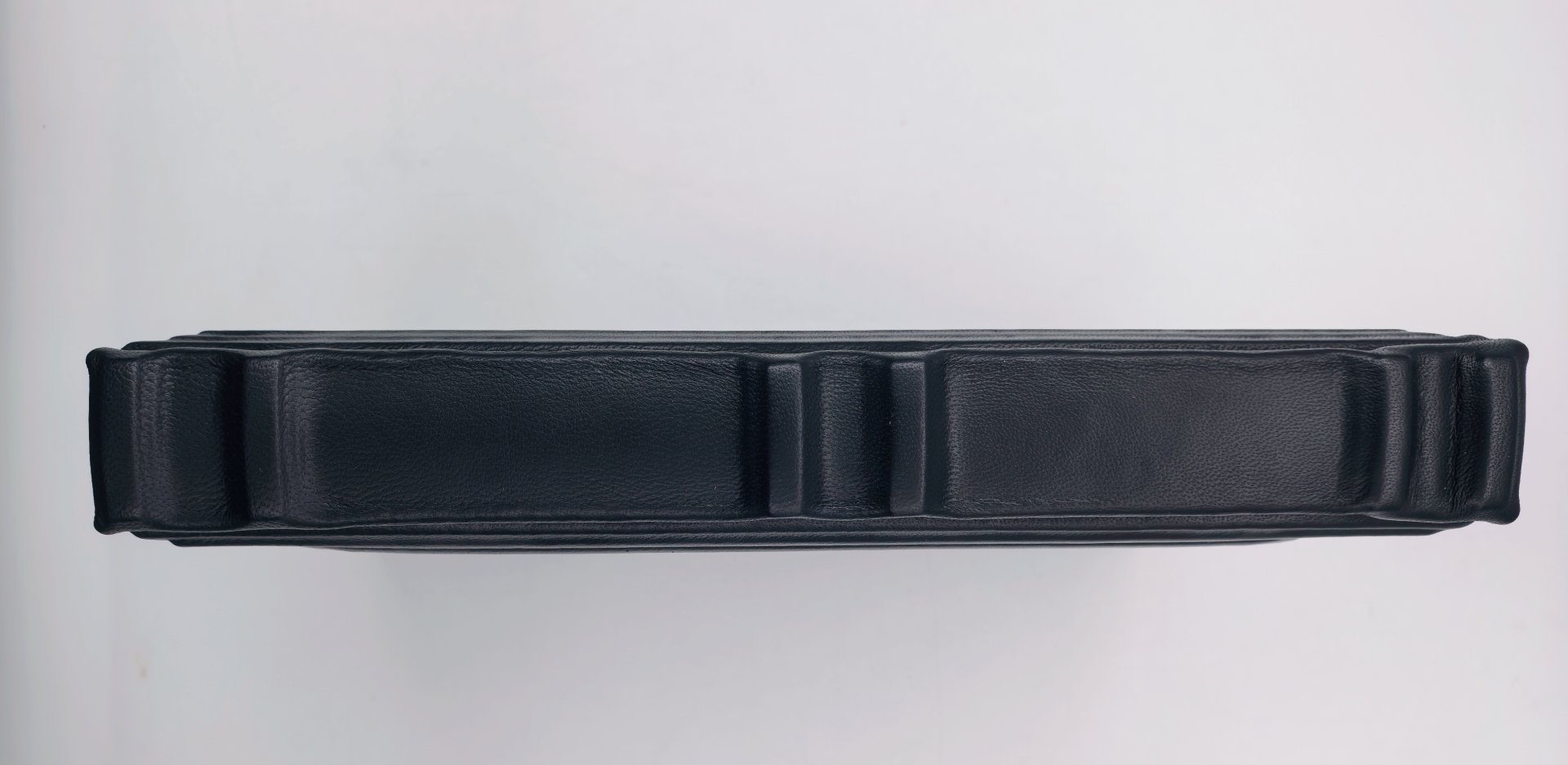 М. А. Булгаков "Мастер и Маргарита" подарочное издание, кожаный переплет, авторская ручная работа, бумага, Российская Федерация, 2025 г.