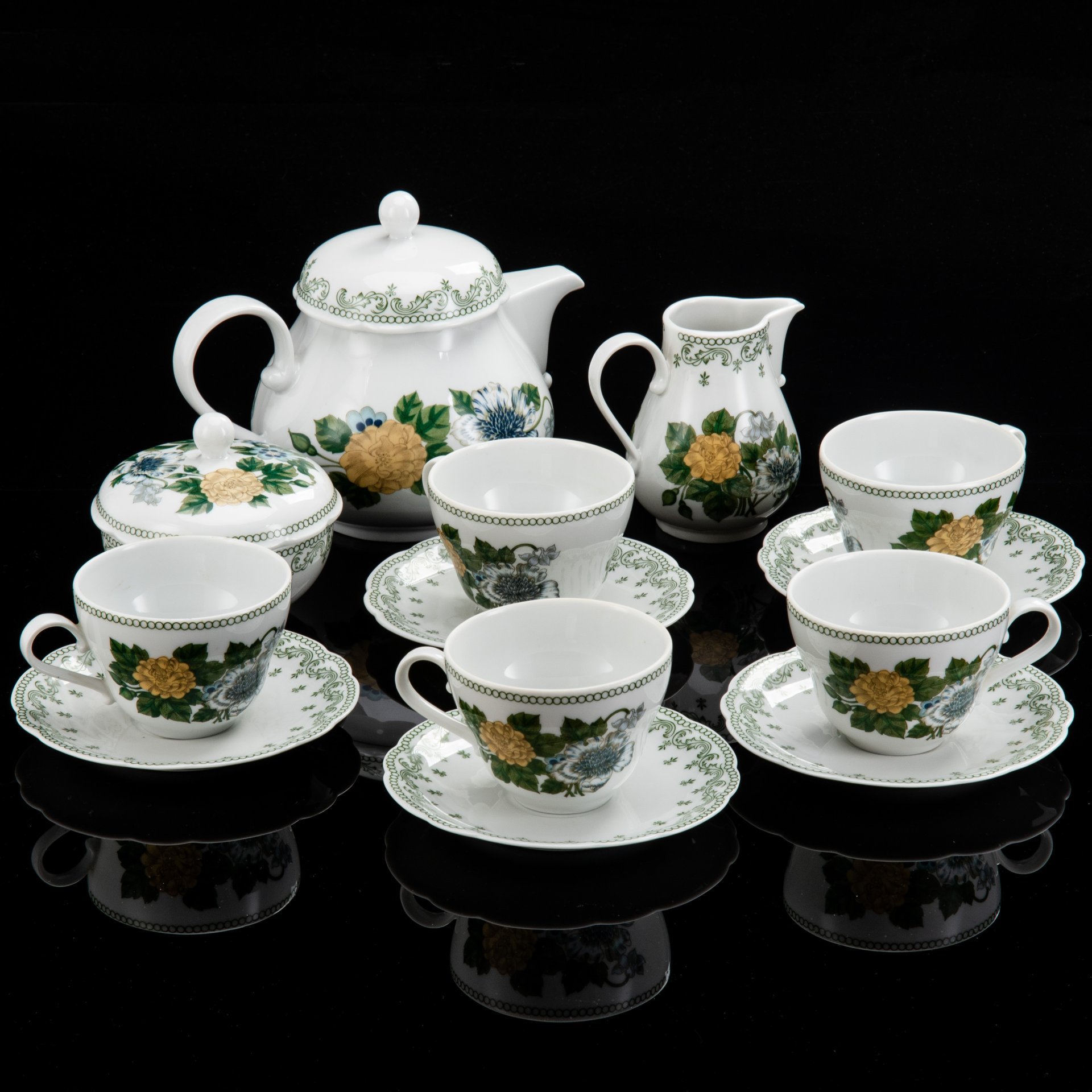 Сервиз чайный с цветочным декором  на 5 персон (13 предметов)