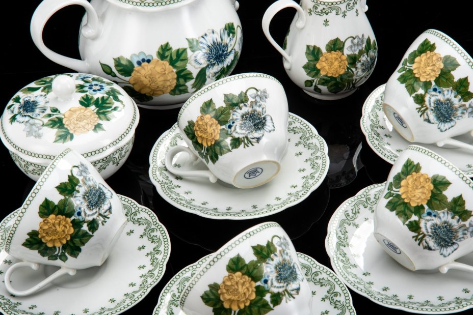 Сервиз чайный с цветочным декором  на 5 персон (13 предметов)