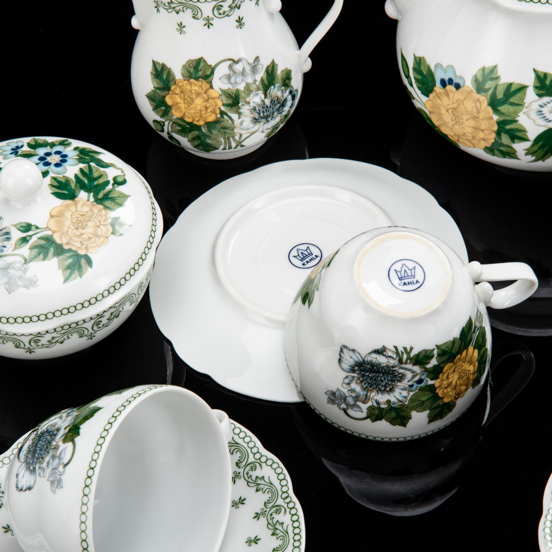 Сервиз чайный с цветочным декором  на 5 персон (13 предметов)