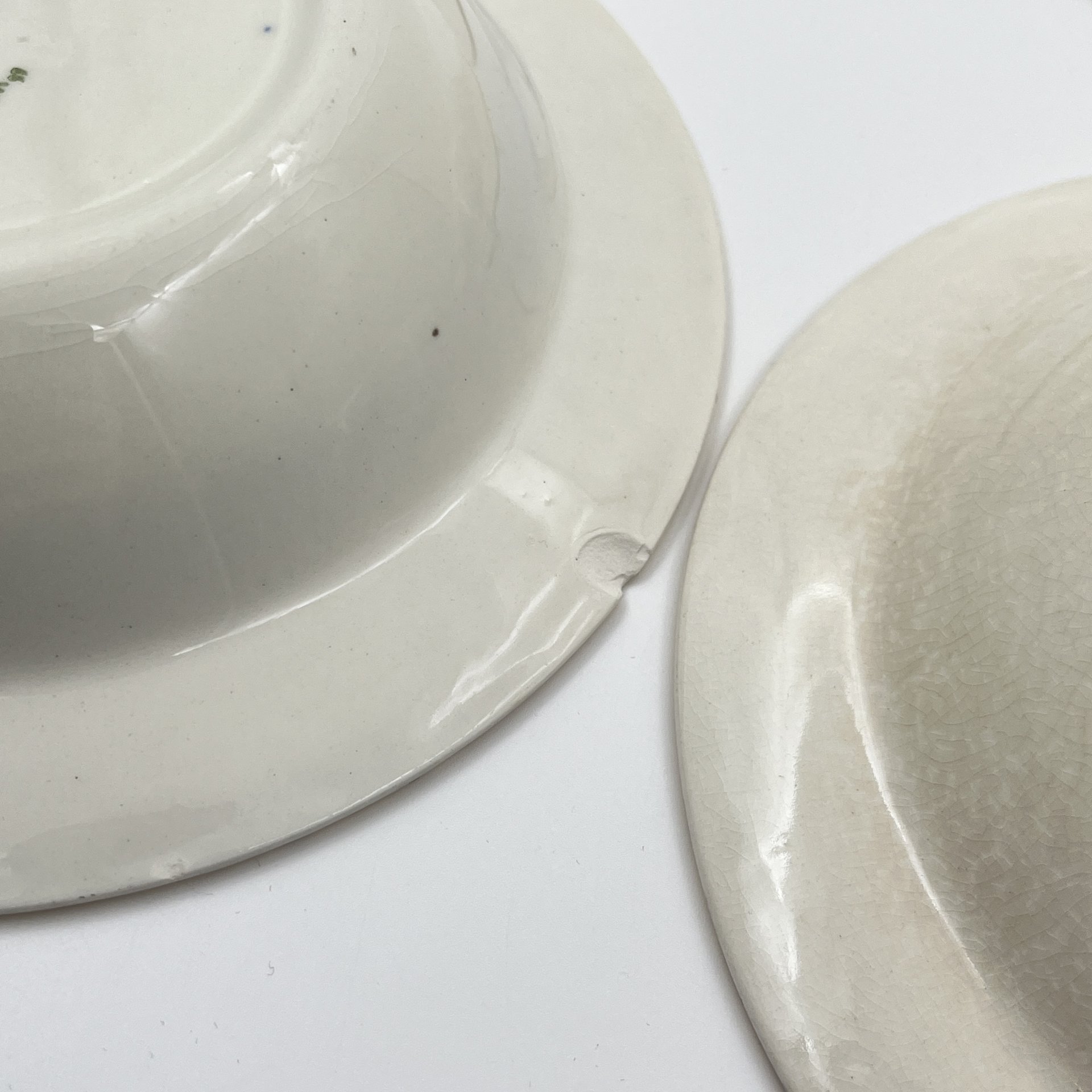 Набор из 4-х суповых тарелок (пиал), украшенных изображением дамы в саду, Winterton Pottery (Longton), фаянс, деколь, золочение, Великобритания, 1949-1954 гг.