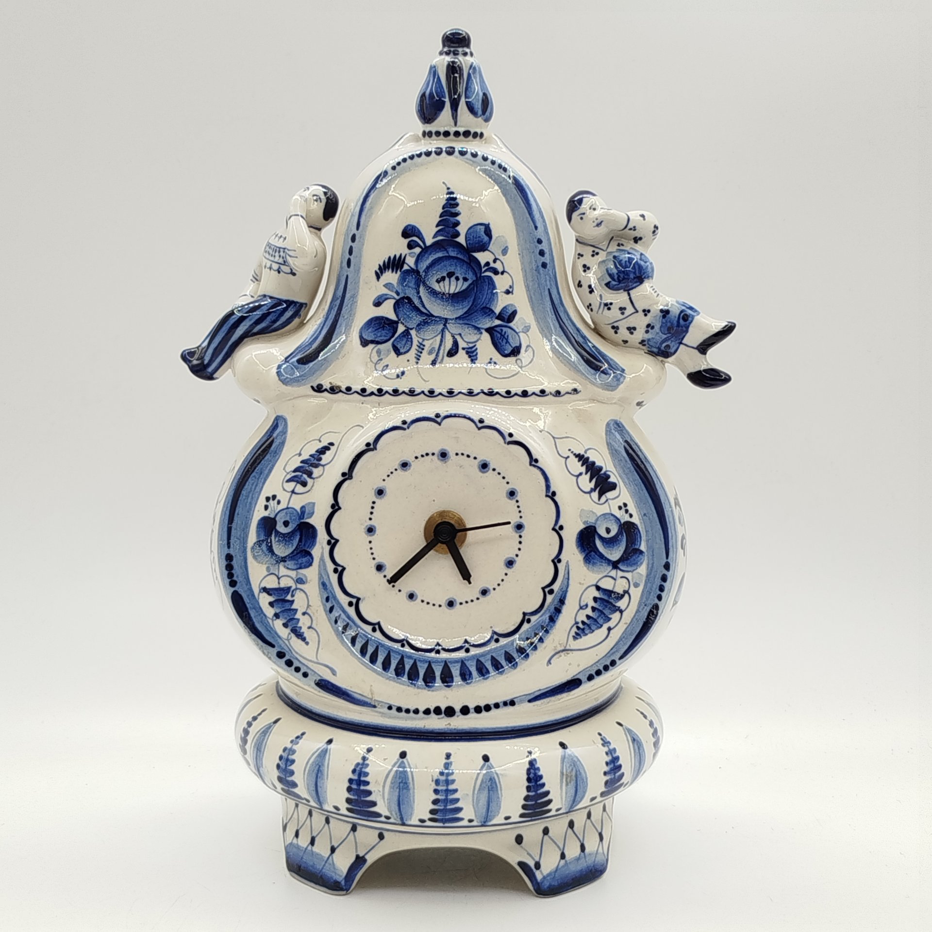 Часы настольные "Вечерний звон", автор корпуса С.В. Исаев