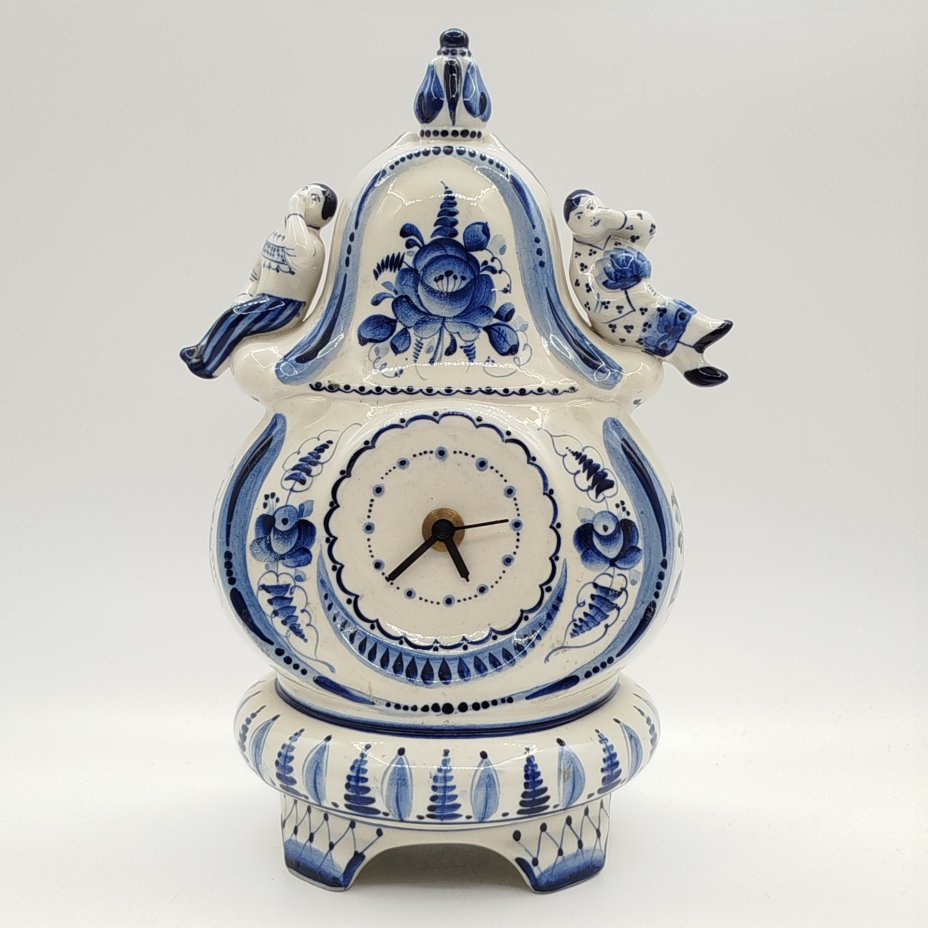 Часы настольные "Вечерний звон", автор корпуса С.В. Исаев