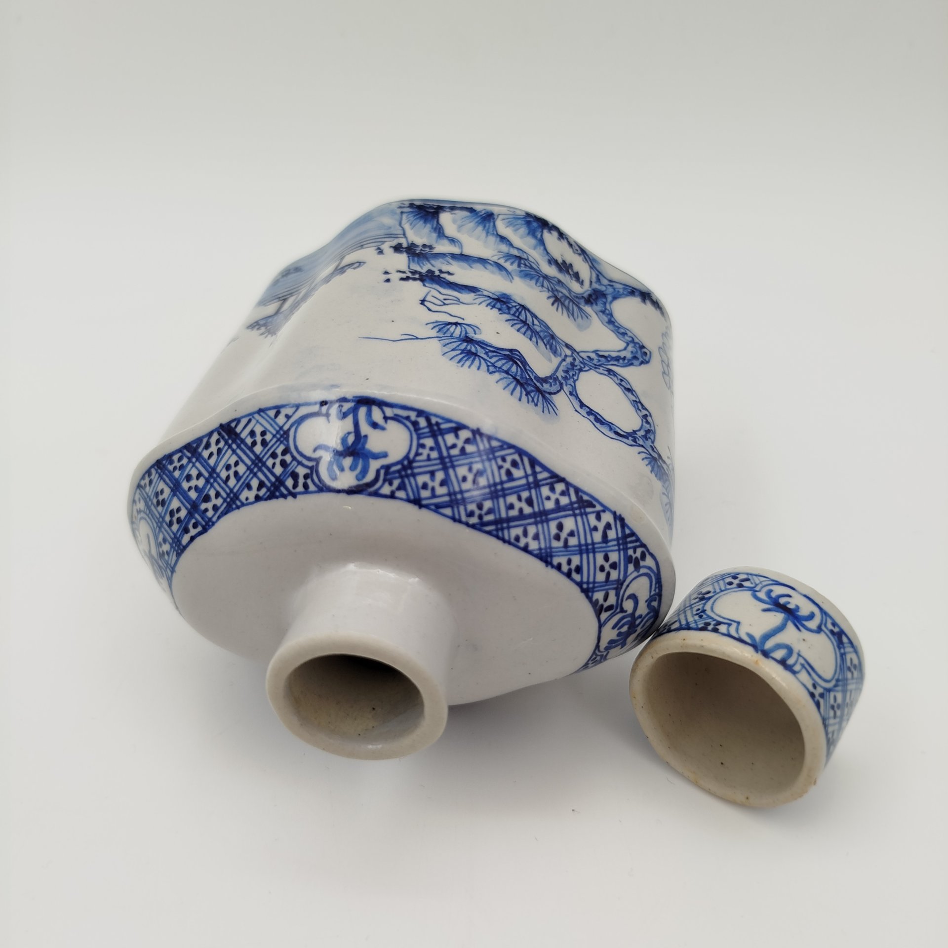 Чайница в восточном стиле с изображением пейзажа