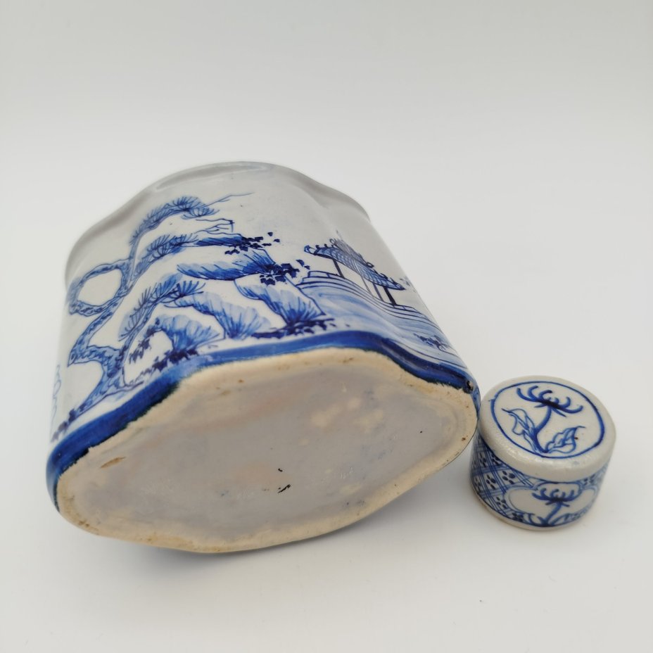 Чайница в восточном стиле с изображением пейзажа