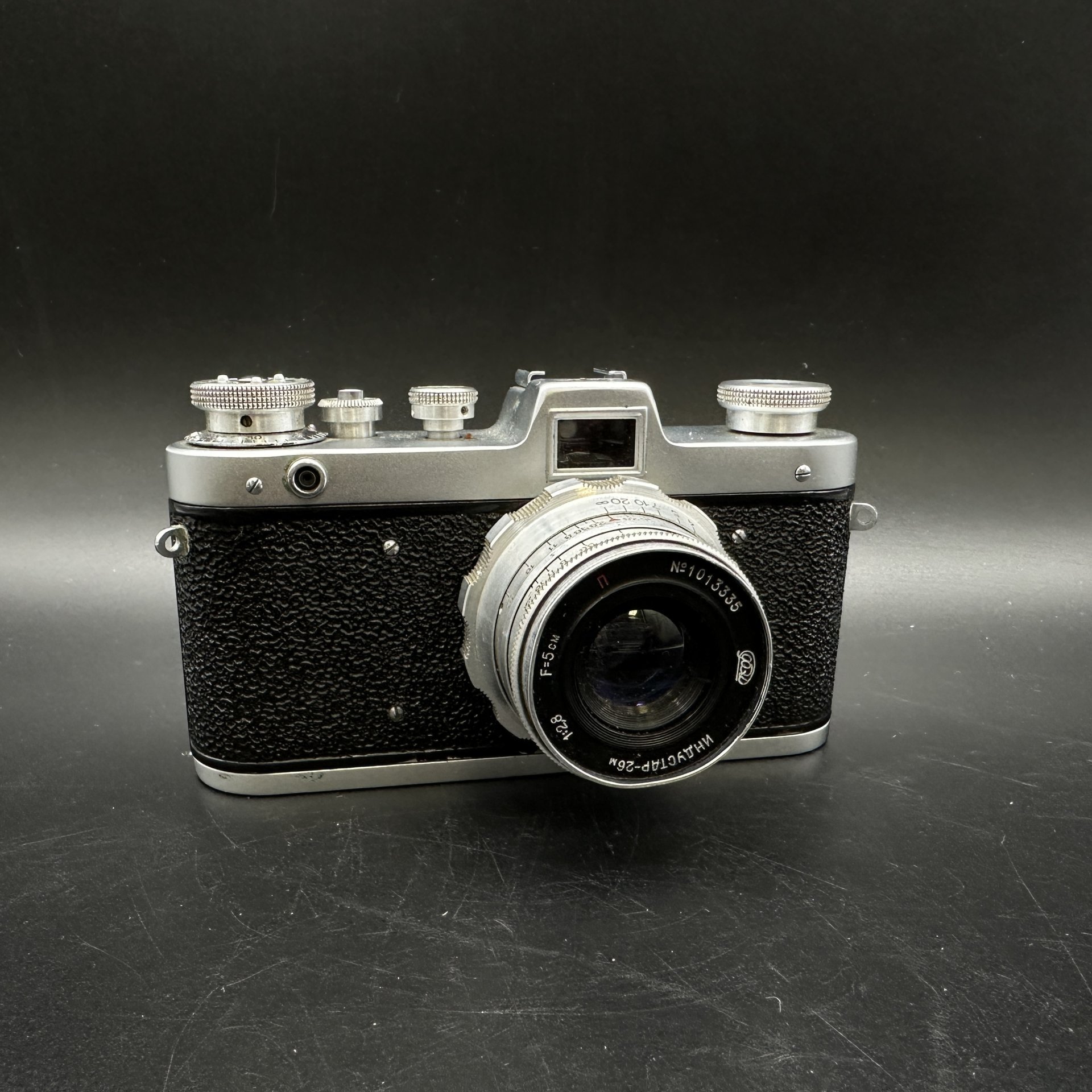 Фотоаппарат (нерабочий) "Заря" с объективом "Индустар-26М" 1:2,8 F=5 см, в оригинальном кофре, Харьковский машиностроительный завод им. Дзержинского (ФЭД)