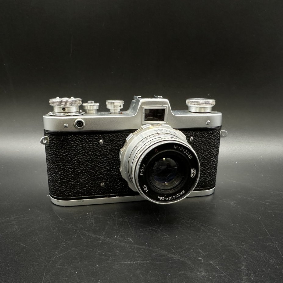 Фотоаппарат (нерабочий) "Заря" с объективом "Индустар-26М" 1:2,8 F=5 см, в оригинальном кофре, Харьковский машиностроительный завод им. Дзержинского (ФЭД)