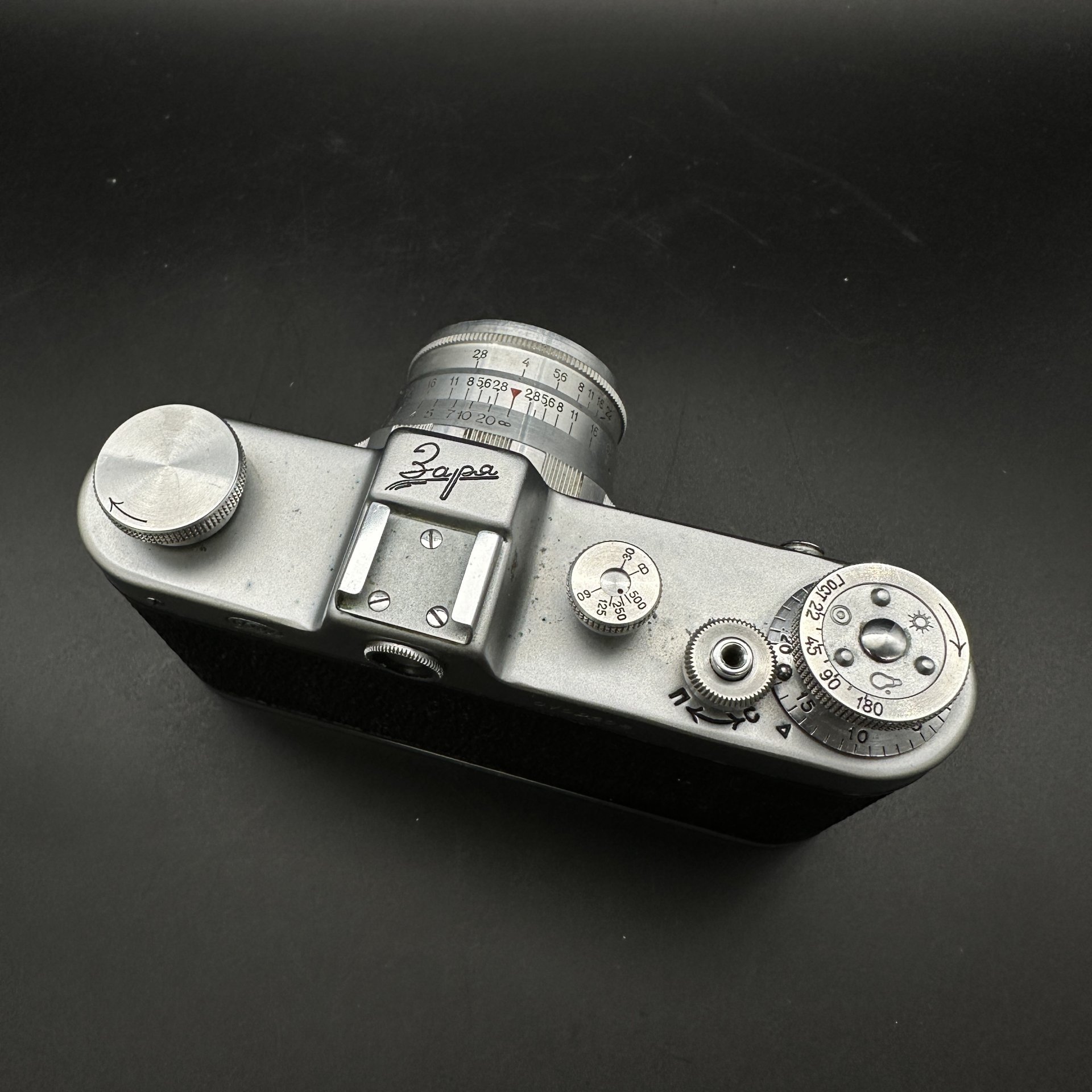 Фотоаппарат (нерабочий) "Заря" с объективом "Индустар-26М" 1:2,8 F=5 см, в оригинальном кофре, Харьковский машиностроительный завод им. Дзержинского (ФЭД)