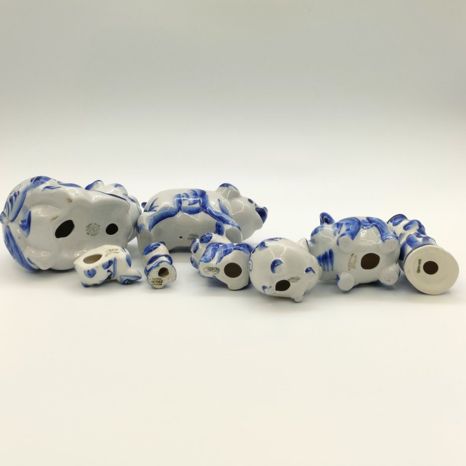 Набор из восьми статуэток "Хрюшки", Гжель