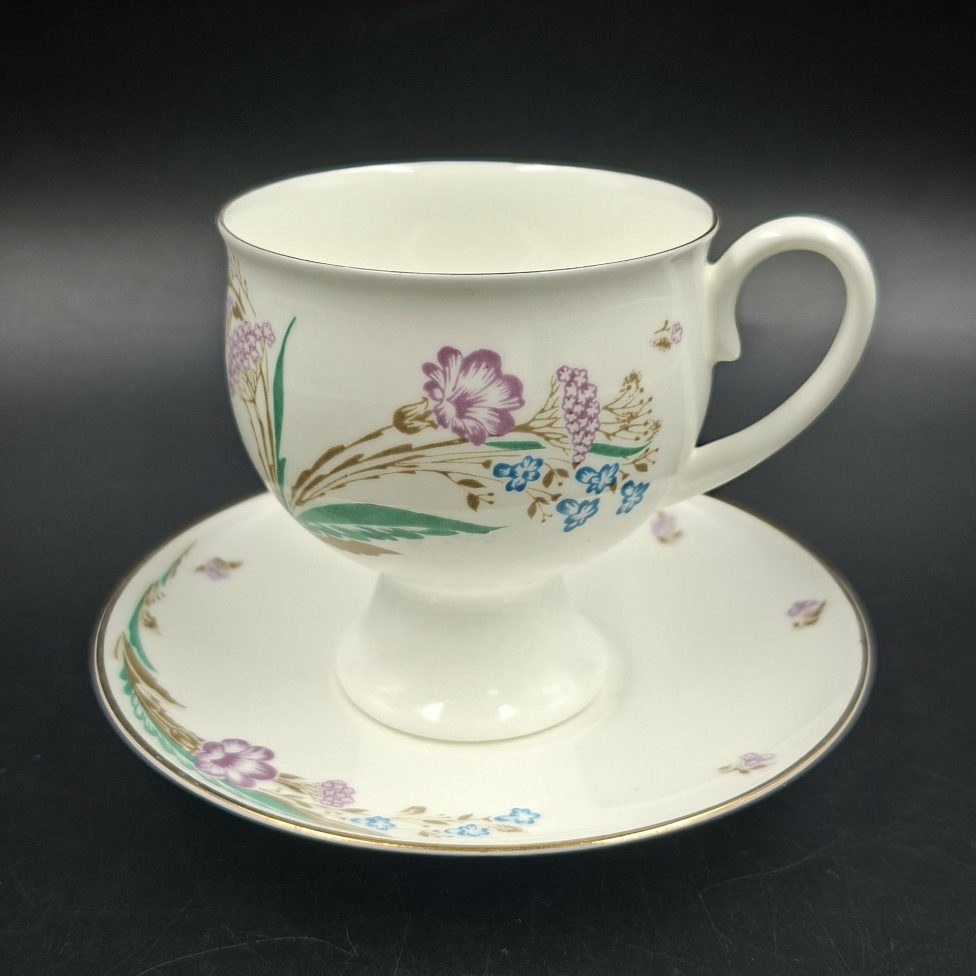 Пара кофейная "Луговые цветы" (форма "Классическая-2", автор Н.П. Славина), фарфор, деколь, золочение, Ленинградский фарфоровый завод (ЛФЗ), СССР, 1992-2001 гг.