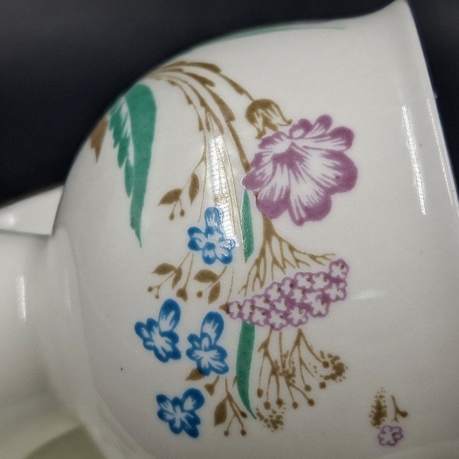 Пара кофейная "Луговые цветы" (форма "Классическая-2", автор Н.П. Славина), фарфор, деколь, золочение, Ленинградский фарфоровый завод (ЛФЗ), СССР, 1992-2001 гг.