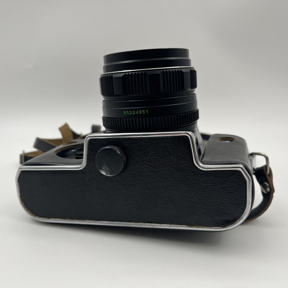 Фотоаппарат пленочный "Зенит-12 СД" с объективом "Гелиос-44М-4" в оригинальном кофре, металл, пластик, Красногорский механический завод (КМЗ), СССР, 1983-1990 гг.