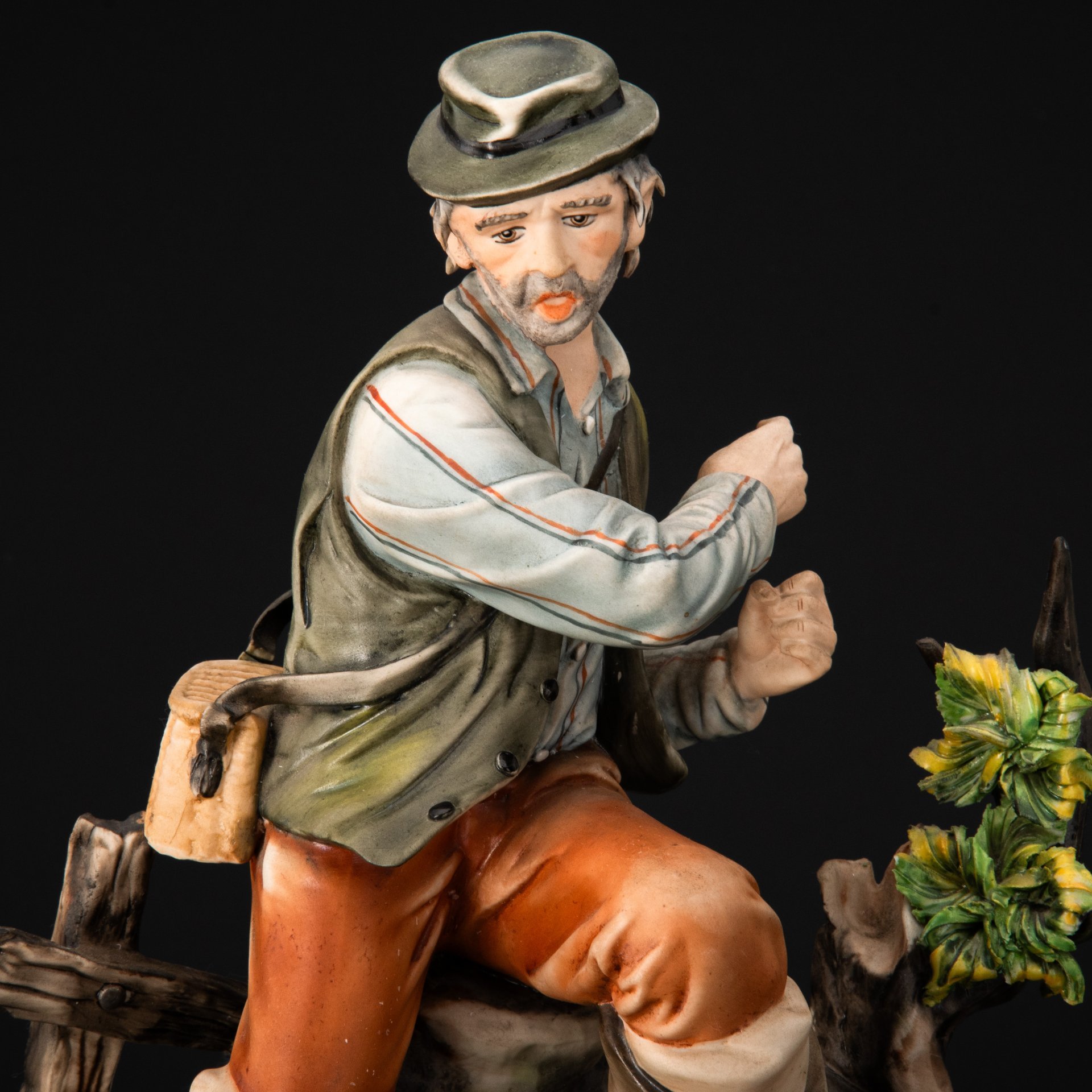Статуэтка "Богатый улов", автор Sartori, Capodimonte (Каподимонте)