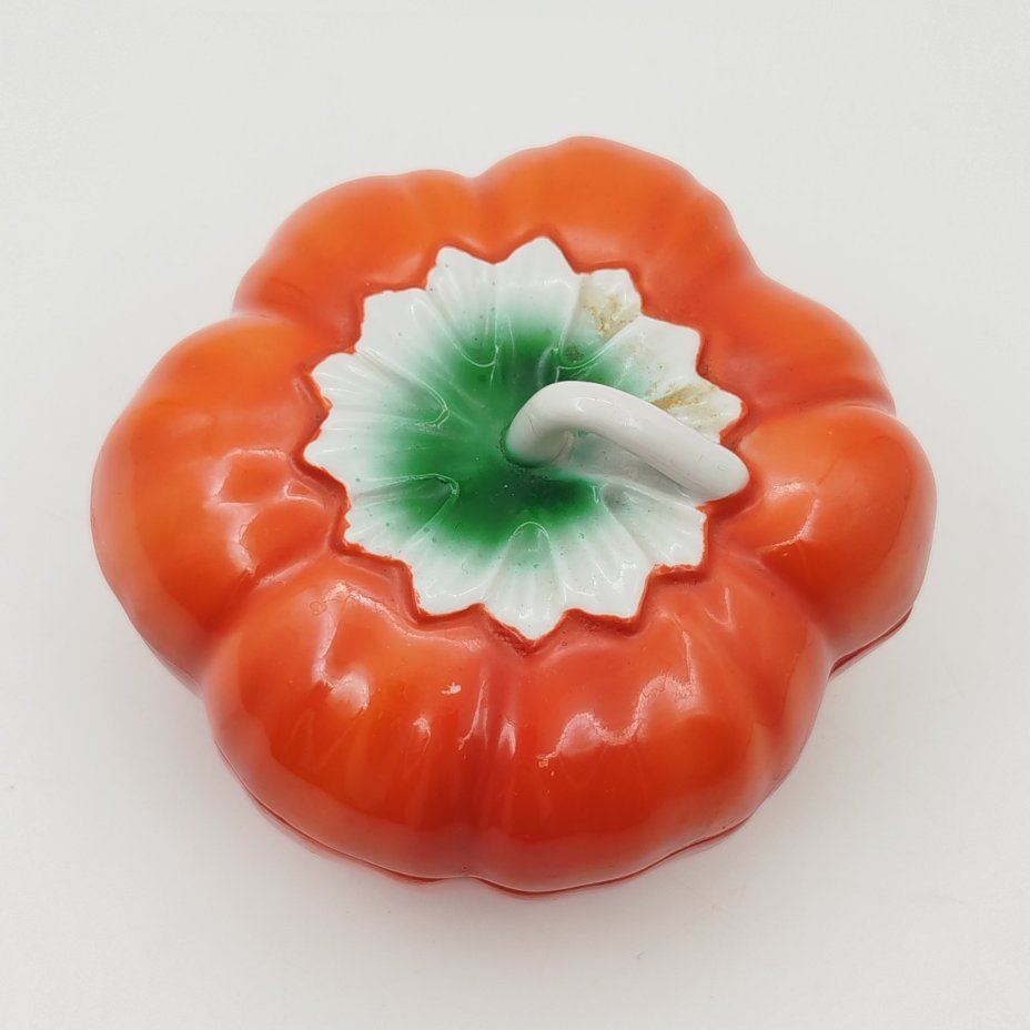 Маслёнка "Помидор", фарфор, крытьё, аэрография, Дмитровский фарфоровый завод (ДФЗ Вербилки), СССР, 1954-1965 гг.