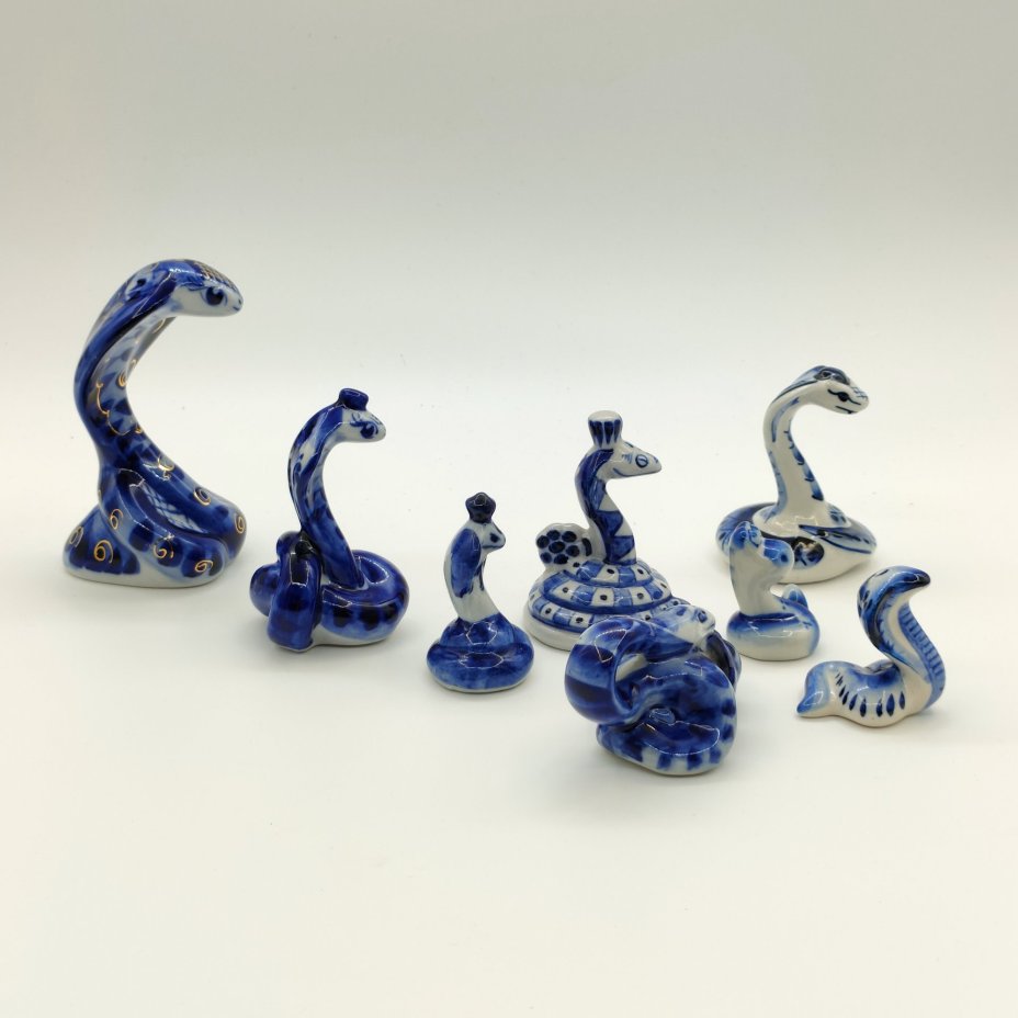 Набор из восьми статуэток "Змеи", Гжель