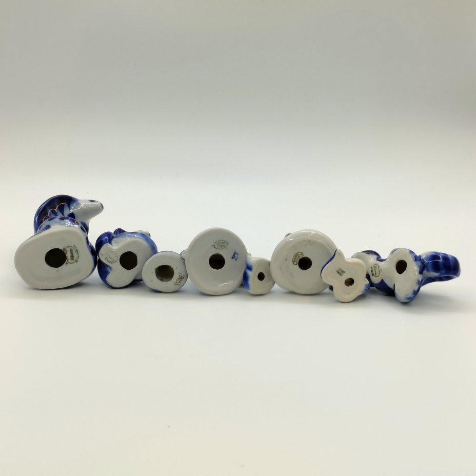 Набор из восьми статуэток "Змеи", Гжель