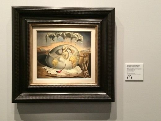 Скульптура "The Birth of the New Human" ("Рождение нового человека") по мотивам картины Сальвадора Дали ("Геополитический ребёнок, наблюдающий за рождением нового человека"), скульптор Guillermo Castano, лимитированный тираж 56/100