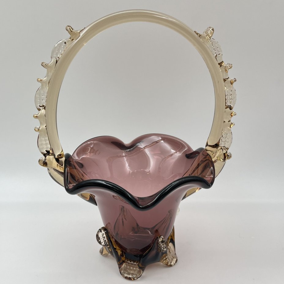 Ваза в форме корзиночки, цветное стекло, гутная техника, Восточная Европа, 1970-1990 гг.