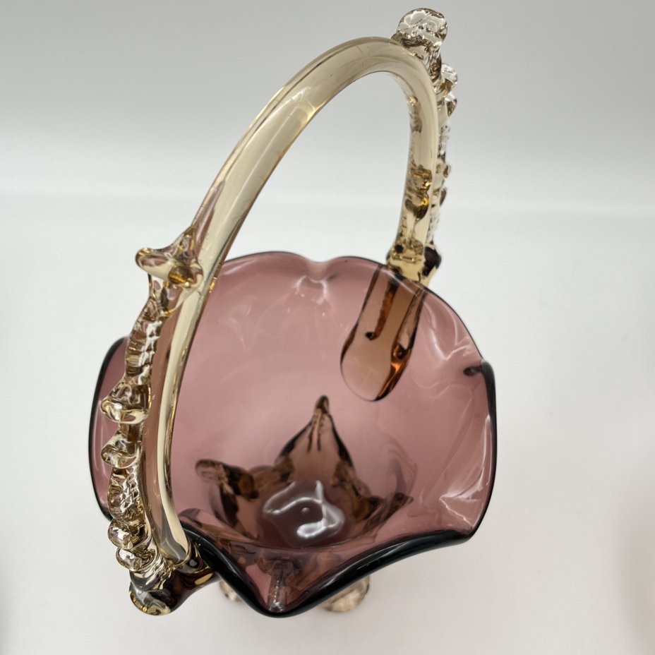 Ваза в форме корзиночки