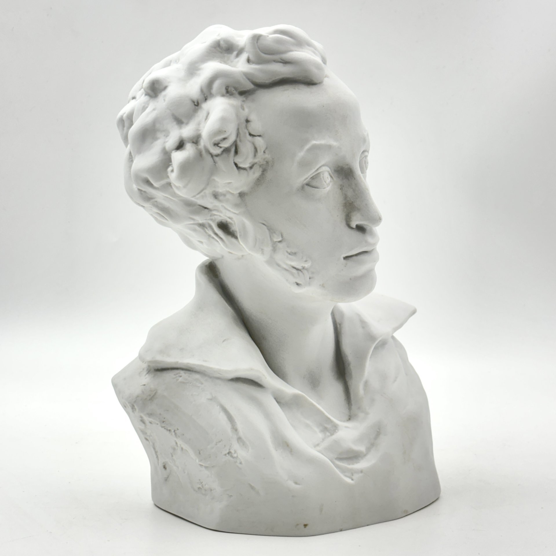 Бюст "А.С. Пушкин", автор модели А.Д. Корсиков, бисквит, Ленинградский фарфоровый завод (ЛФЗ), СССР, 1960-1970 гг.