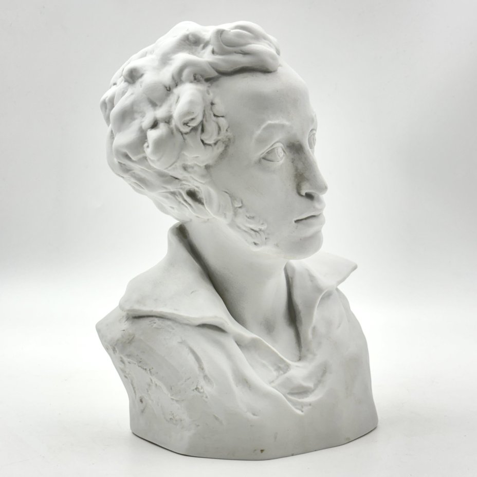 Бюст "А.С. Пушкин", автор модели А.Д. Корсиков, Ленинградский фарфоровый завод (ЛФЗ)
