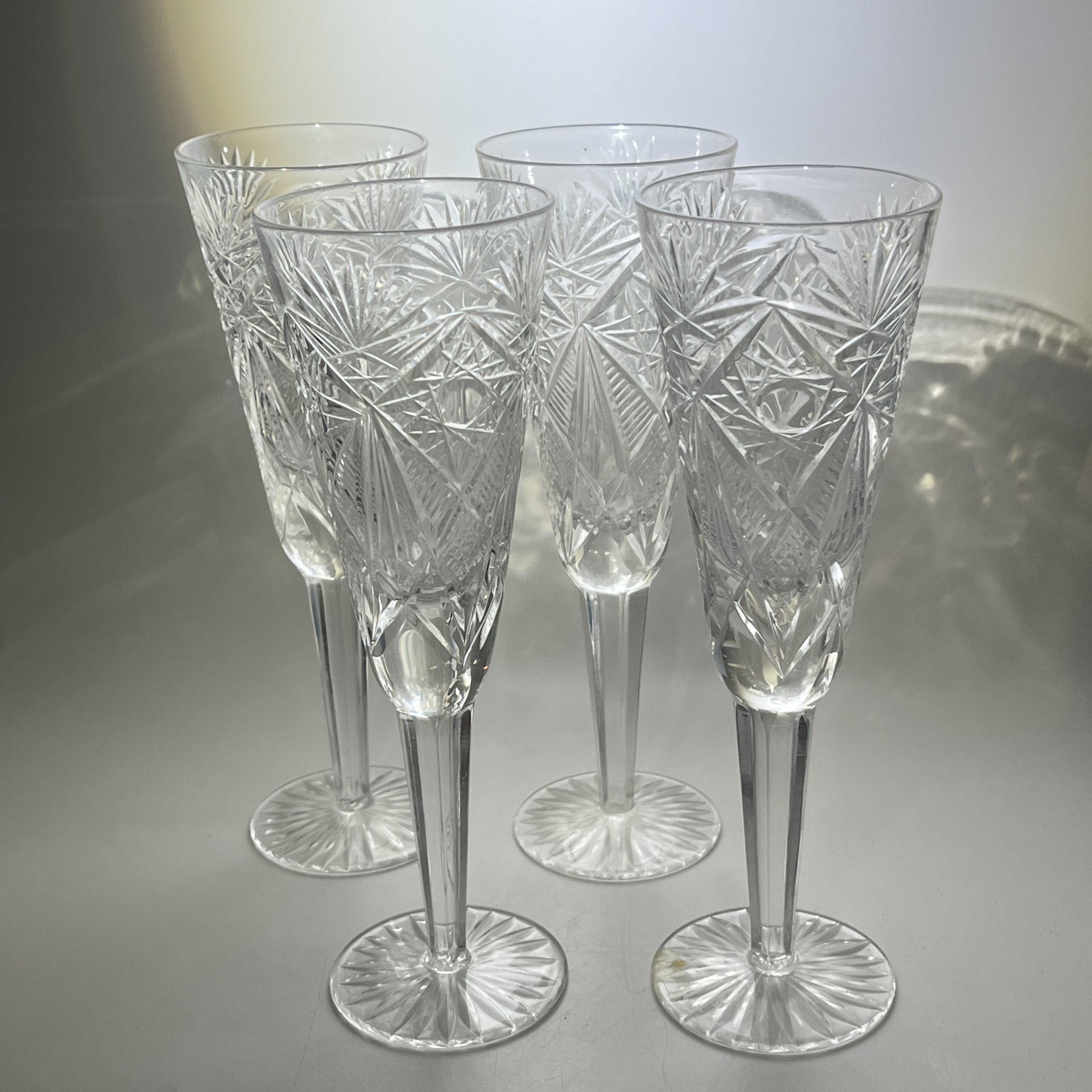 Набор из 4 бокалов с резным геометрическим декором