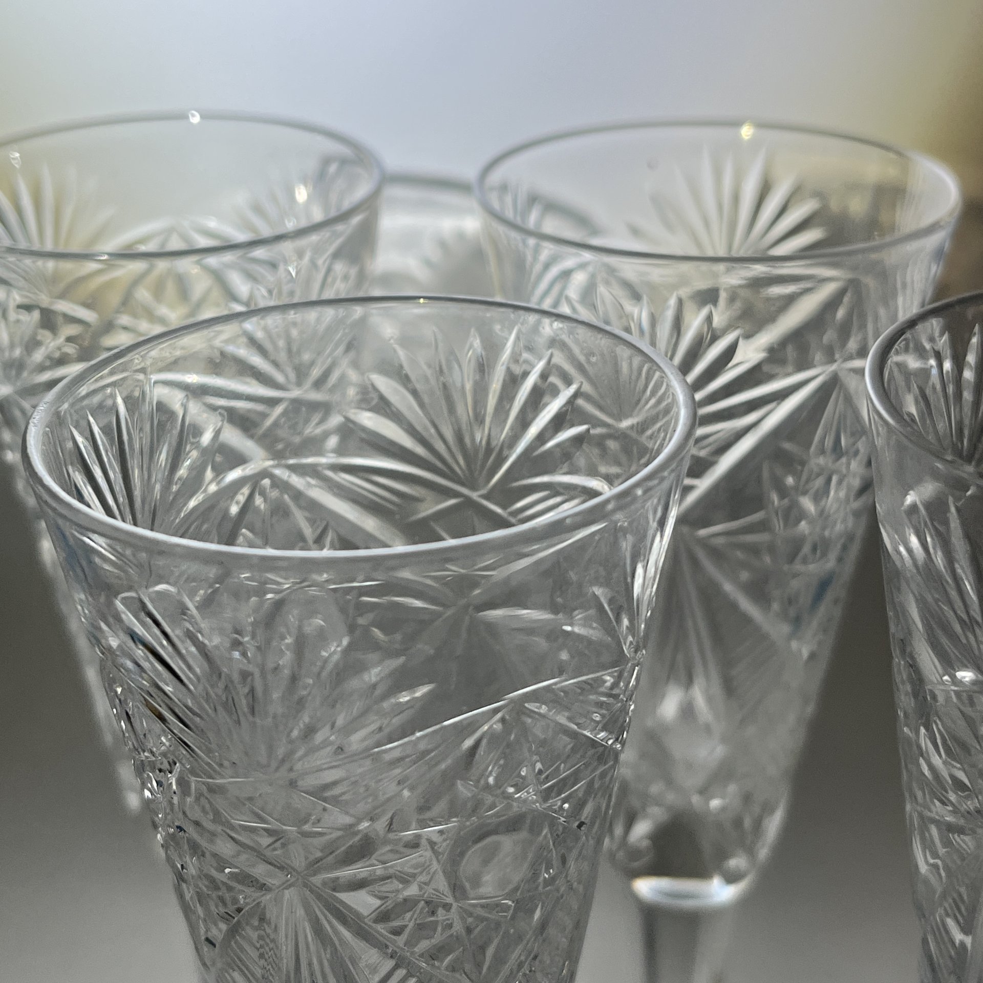 Набор из 4 бокалов с резным геометрическим декором