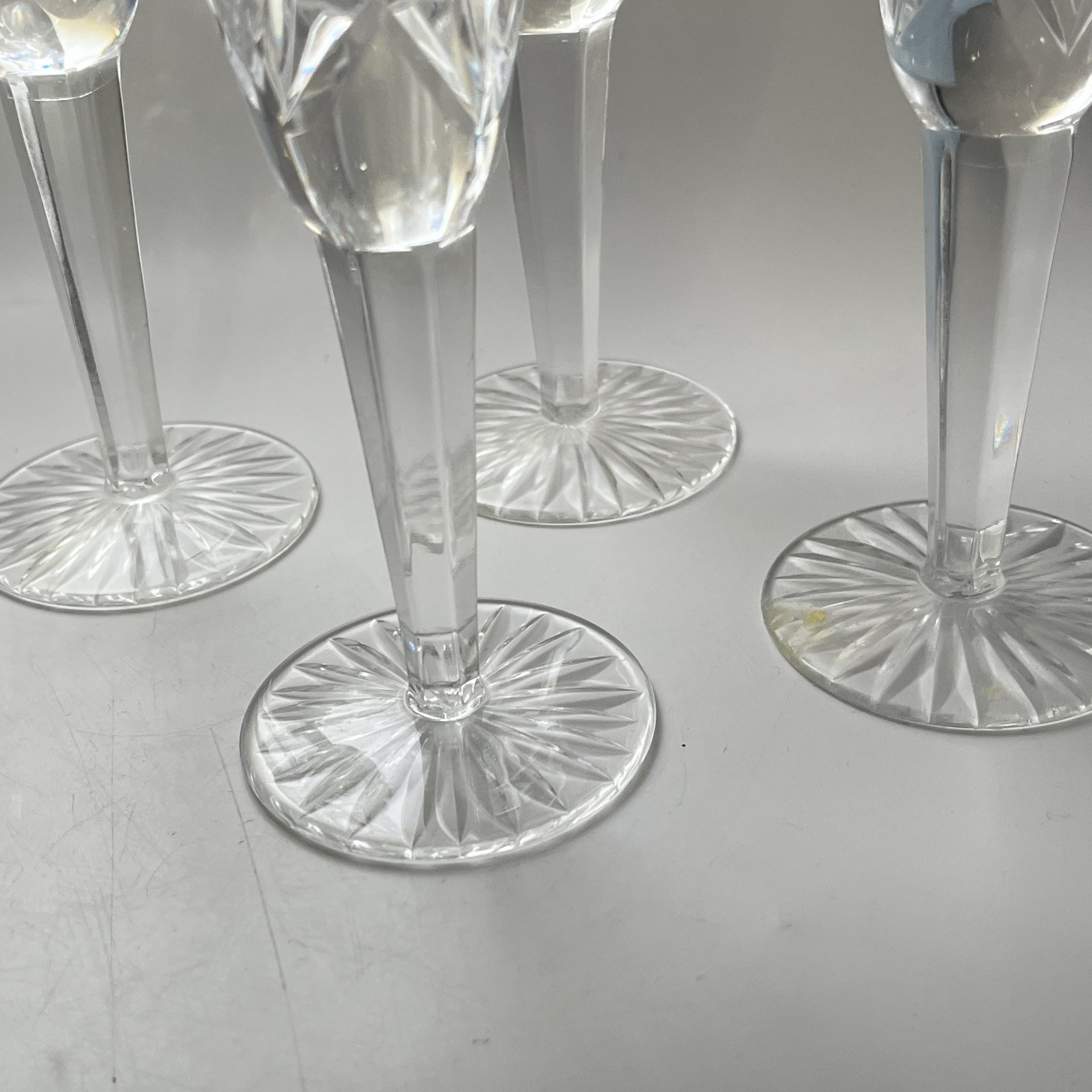 Набор из 4 бокалов с резным геометрическим декором