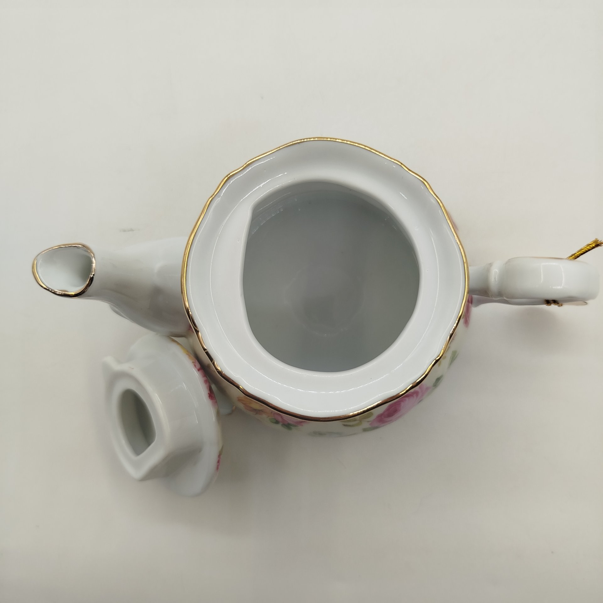 Чайный набор тет-а-тет с цветочным декором, royal Porcelain Collection Staffordshire, фарфор, крытье, деколь, золочение, Великобритания, 1990-2010 гг.