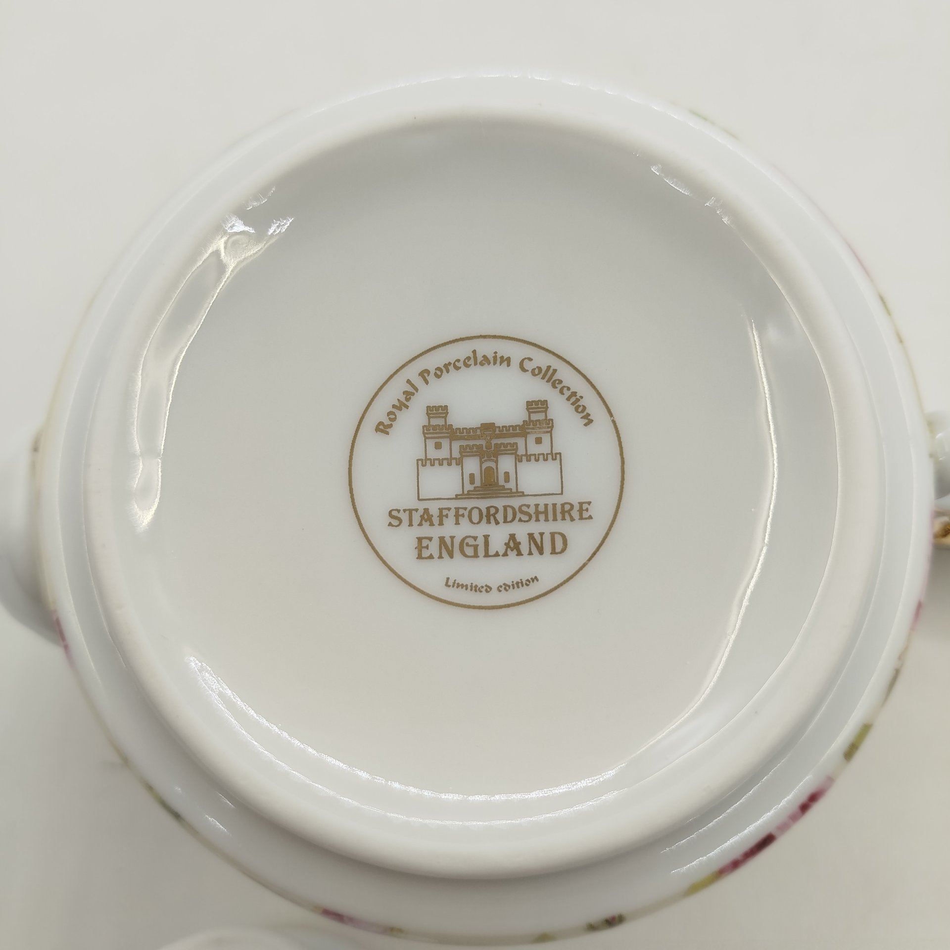 Чайный набор тет-а-тет с цветочным декором, royal Porcelain Collection Staffordshire, фарфор, крытье, деколь, золочение, Великобритания, 1990-2010 гг.