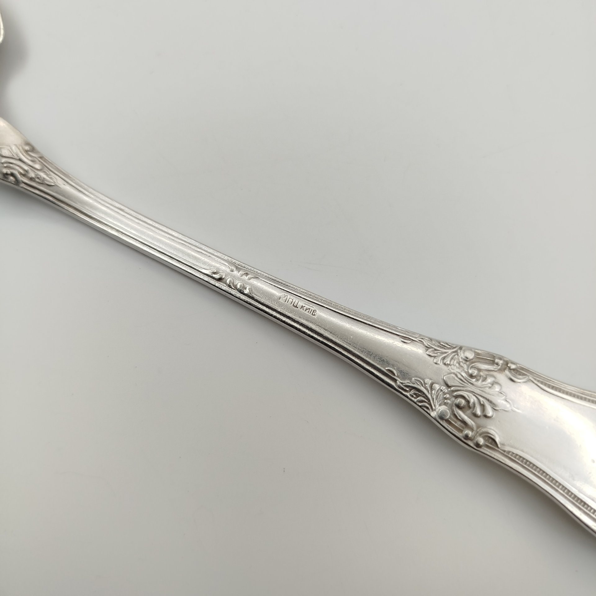 Лопатка сервировочная для подачи десертов, мНЦ (медь-никель-цинк), Киевский завод столовых приборов и посуды им. Дзержинского (ЗiД, ЗиД), СССР, 1950-1980 гг., Киевский завод столовых приборов и посуды им. Дзержинского (ЗiД